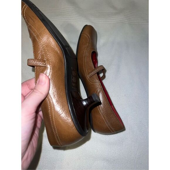 Women’s Vintage Brown/Caramel Loafer Kitten Heel 8 - Picture 7 of 8